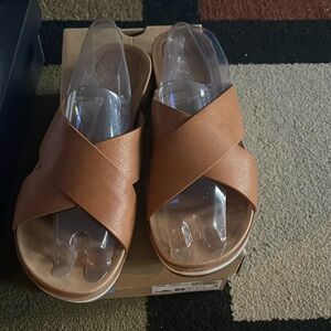 Ugg Kari Cross slide sandals